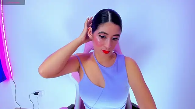 Snapshot of MeganWhite3 chatting on February 25, 6:03 am MeganWhite3 online show from February 25, 6:03 am