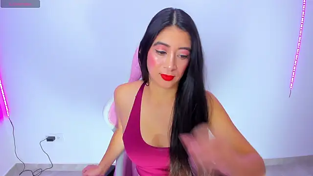 Snapshot of MeganWhite3 chatting on February 28, 4:43 am MeganWhite3 online show from February 28, 4:43 am