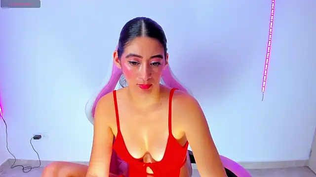 Snapshot of MeganWhite3 chatting on March 2, 10:14 am MeganWhite3 online show from March 2, 10:14 am