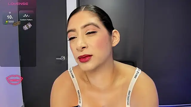 Snapshot of MeganWhite3 chatting on September 21, 6:26 am MeganWhite3 online show from September 21, 6:26 am