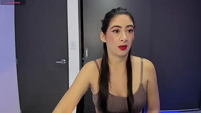 Snapshot of MeganWhite3 chatting on October 24, 2:52 am MeganWhite3 online show from October 24, 2:52 am