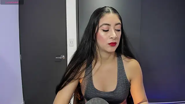 Snapshot of MeganWhite3 chatting on November 30, 5:11 am MeganWhite3 online show from November 30, 5:11 am