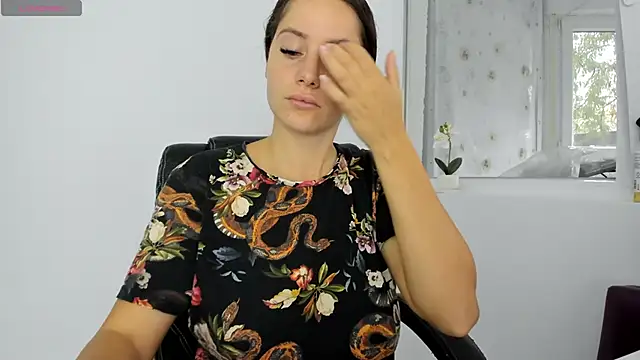 Snapshot of DiamondKay chatting on October 7, 8:11 am DiamondKay online show from October 7, 8:11 am