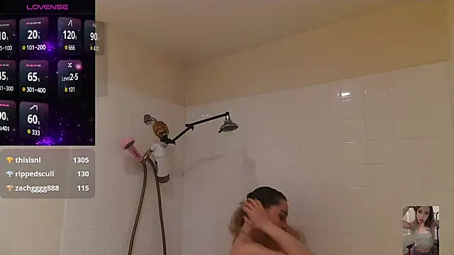 Blondiewithanass online show from November 26, 11:17 pm