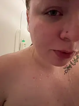 Snapshot of Blondiee_x chatting on December 12, 5:31 am Blondiee x online show from December 12, 5:31 am
