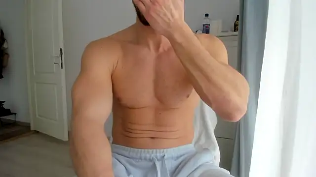 woolfiie online show from February 17, 9:03 am