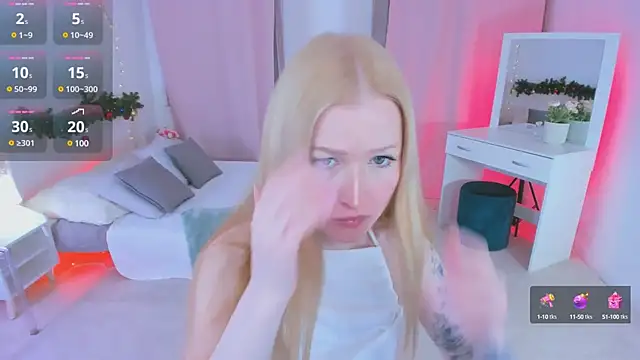 Snapshot of Laly_Peach chatting on December 16, 4:27 pm Laly Peach online show from December 16, 4:27 pm