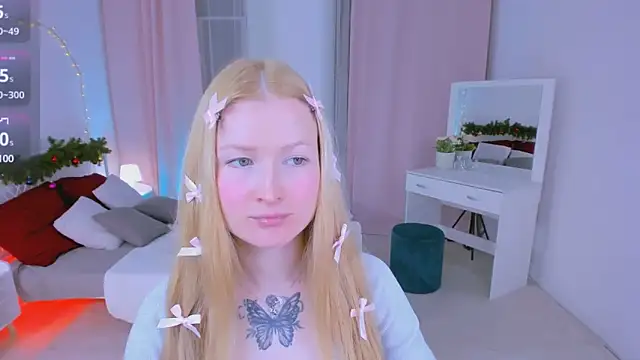 Snapshot of Laly_Peach chatting on December 21, 4:14 pm Laly Peach online show from December 21, 4:14 pm