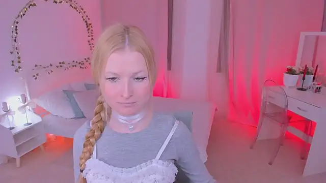 Snapshot of Laly_Peach chatting on February 6, 4:36 pm Laly Peach online show from February 6, 4:36 pm