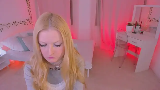 Snapshot of Laly_Peach chatting on February 6, 7:40 pm Laly Peach online show from February 6, 7:40 pm