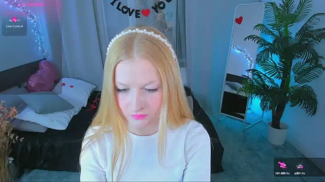 Snapshot of Laly_Peach chatting on February 16, 4:32 pm Laly Peach online show from February 16, 4:32 pm