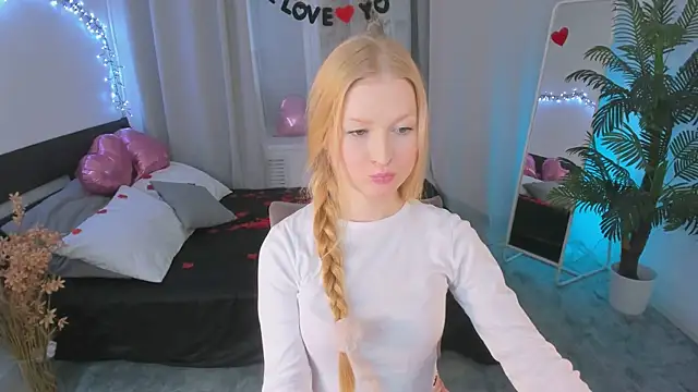 Snapshot of Laly_Peach chatting on February 17, 4:15 pm Laly Peach online show from February 17, 4:15 pm