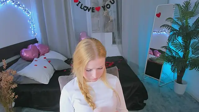 Snapshot of Laly_Peach chatting on February 17, 7:21 pm Laly Peach online show from February 17, 7:21 pm