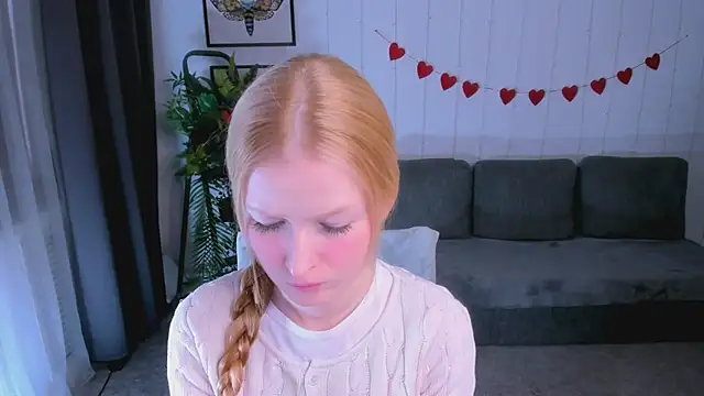 Snapshot of Laly_Peach chatting on February 19, 11:28 am Laly Peach online show from February 19, 11:28 am