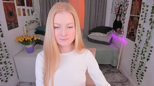 Snapshot of Laly_Peach chatting on February 23, 7:17 pm Laly Peach online show from February 23, 7:17 pm