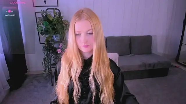 Snapshot of Laly_Peach chatting on March 7, 5:06 pm Laly Peach online show from March 7, 5:06 pm