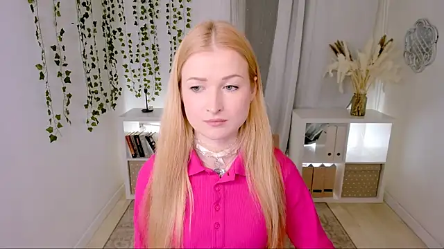 Snapshot of Laly_Peach chatting on March 18, 4:04 pm Laly Peach online show from March 18, 4:04 pm