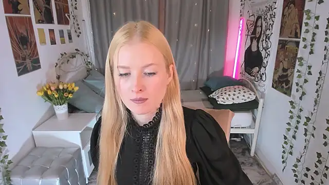 Snapshot of Laly_Peach chatting on November 11, 3:56 pm Laly Peach online show from November 11, 3:56 pm