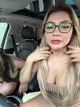 Snapshot of DIANITA_1988 chatting on December 23, 6:16 pm DIANITA 1988 online show from December 23, 6:16 pm