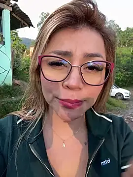 Snapshot of DIANITA_1988 chatting on January 1, 10:03 pm DIANITA 1988 online show from January 1, 10:03 pm