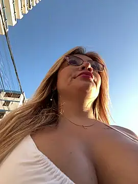 Snapshot of DIANITA_1988 chatting on January 10, 10:15 pm DIANITA 1988 online show from January 10, 10:15 pm