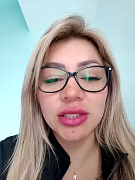 Snapshot of DIANITA_1988 chatting on February 8, 2:49 pm DIANITA 1988 online show from February 8, 2:49 pm