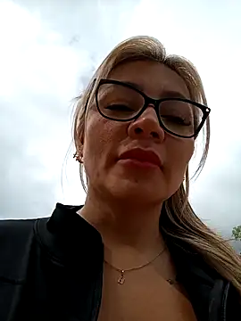 Snapshot of DIANITA_1988 chatting on February 10, 8:00 pm DIANITA 1988 online show from February 10, 8:00 pm