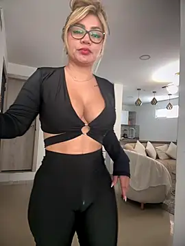 Snapshot of DIANITA_1988 chatting on September 8, 6:29 pm DIANITA 1988 online show from September 8, 6:29 pm