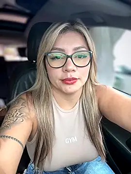 Snapshot of DIANITA_1988 chatting on September 9, 6:07 pm DIANITA 1988 online show from September 9, 6:07 pm