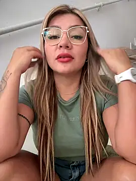 Snapshot of DIANITA_1988 chatting on September 14, 4:28 pm DIANITA 1988 online show from September 14, 4:28 pm