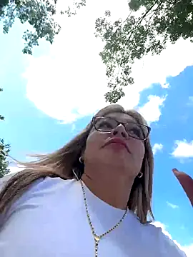 Snapshot of DIANITA_1988 chatting on September 23, 3:37 pm DIANITA 1988 online show from September 23, 3:37 pm