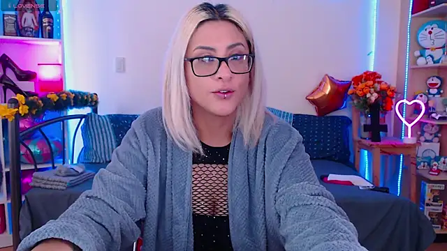 Snapshot of Annie_p chatting on November 15, 10:04 pm Annie p online show from November 15, 10:04 pm