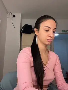 Snapshot of MeganHopeX chatting on December 18, 6:32 am MeganHopeX online show from December 18, 6:32 am