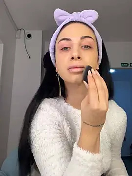 Snapshot of MeganHopeX chatting on December 21, 7:35 am MeganHopeX online show from December 21, 7:35 am