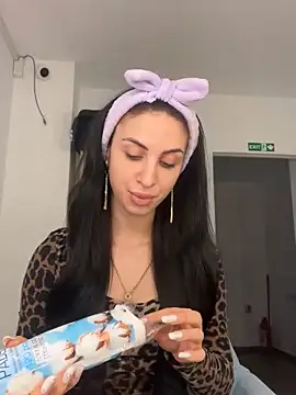 Snapshot of MeganHopeX chatting on January 11, 7:17 am MeganHopeX online show from January 11, 7:17 am