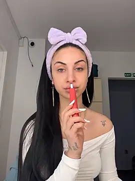 Snapshot of MeganHopeX chatting on January 18, 6:34 am MeganHopeX online show from January 18, 6:34 am