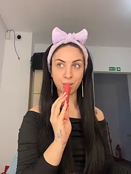 Snapshot of MeganHopeX chatting on January 29, 7:04 am MeganHopeX online show from January 29, 7:04 am