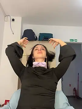 Snapshot of MeganHopeX chatting on February 4, 7:07 am MeganHopeX online show from February 4, 7:07 am