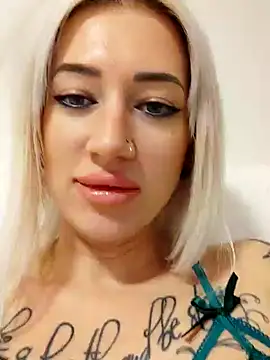 Snapshot of Fuck-Gina chatting on January 4, 12:16 am Fuck-Gina online show from January 4, 12:16 am