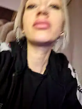 Snapshot of Fuck-Gina chatting on January 28, 12:05 am Fuck-Gina online show from January 28, 12:05 am