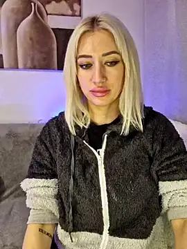 Snapshot of Fuck-Gina chatting on February 12, 12:48 am Fuck-Gina online show from February 12, 12:48 am