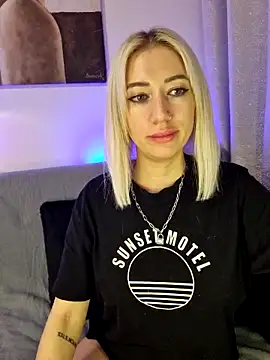 Snapshot of Fuck-Gina chatting on February 24, 7:52 pm Fuck-Gina online show from February 24, 7:52 pm