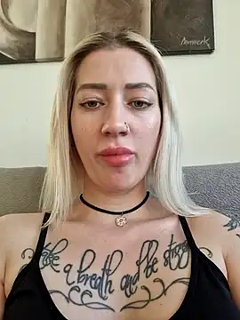 Snapshot of Fuck-Gina chatting on March 9, 4:11 pm Fuck-Gina online show from March 9, 4:11 pm