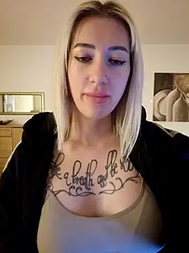 Snapshot of Fuck-Gina chatting on March 15, 4:57 am Fuck-Gina online show from March 15, 4:57 am