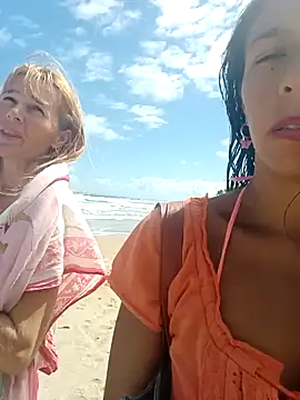 Snapshot of Luna-Natural chatting on February 5, 4:36 pm Luna-Natural online show from February 5, 4:36 pm