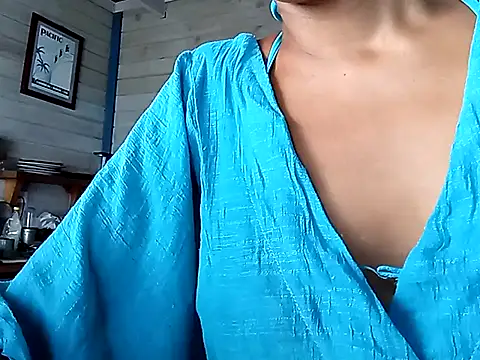 Snapshot of Luna-Natural chatting on February 22, 3:58 pm Luna-Natural online show from February 22, 3:58 pm