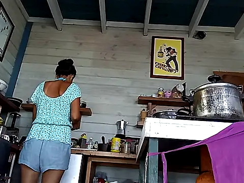 Snapshot of Luna-Natural chatting on March 8, 7:31 pm Luna-Natural online show from March 8, 7:31 pm