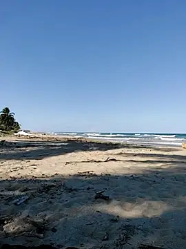 Snapshot of Luna-Natural chatting on November 17, 6:57 pm Luna-Natural online show from November 17, 6:57 pm