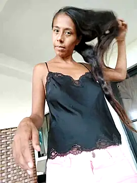 Snapshot of Luna-Natural chatting on December 13, 8:36 pm Luna-Natural online show from December 13, 8:36 pm