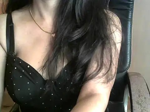Snapshot of Adventurous_Angel chatting on December 8, 7:32 pm Adventurous Angel online show from December 8, 7:32 pm